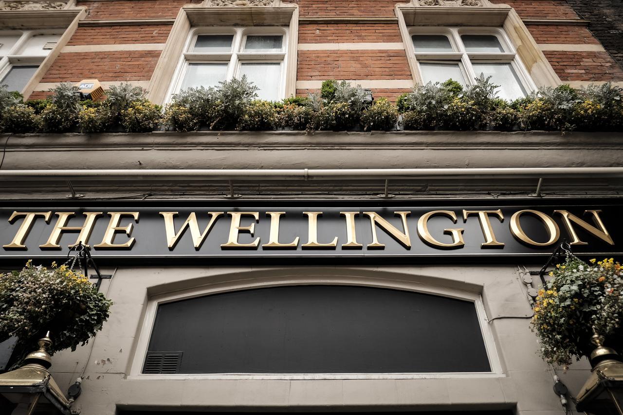 The Wellington Hotel London Exterior photo